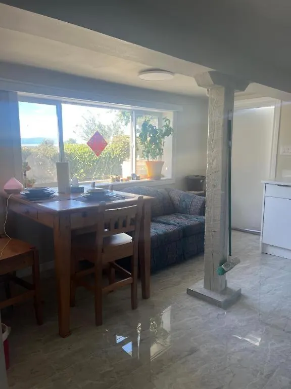 2 Bedroom Suint Water Front 維多利亞