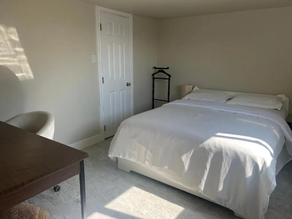 2 Bedroom Suint Water Front Victoria Canada