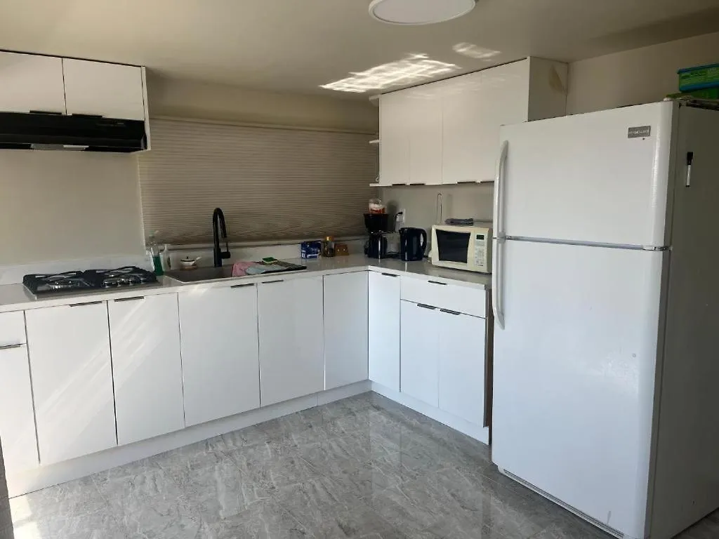 2 Bedroom Suint Water Front Victoria Feriehus